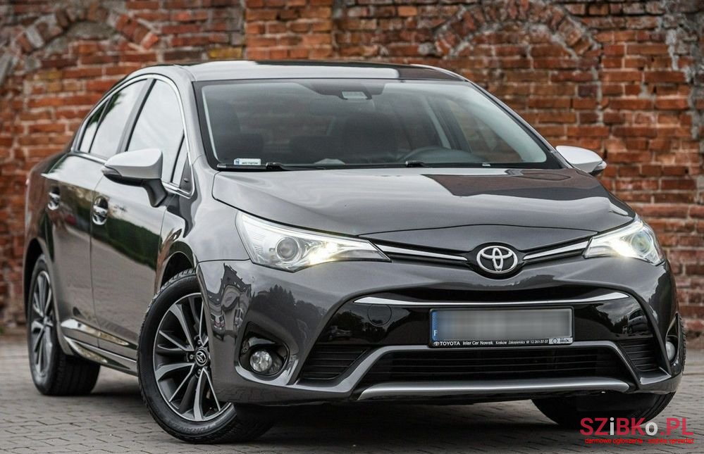 2015' Toyota Avensis photo #4