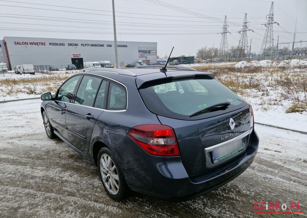 2011' Renault Laguna photo #4