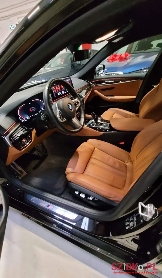 2020' BMW 5 Series photo #4
