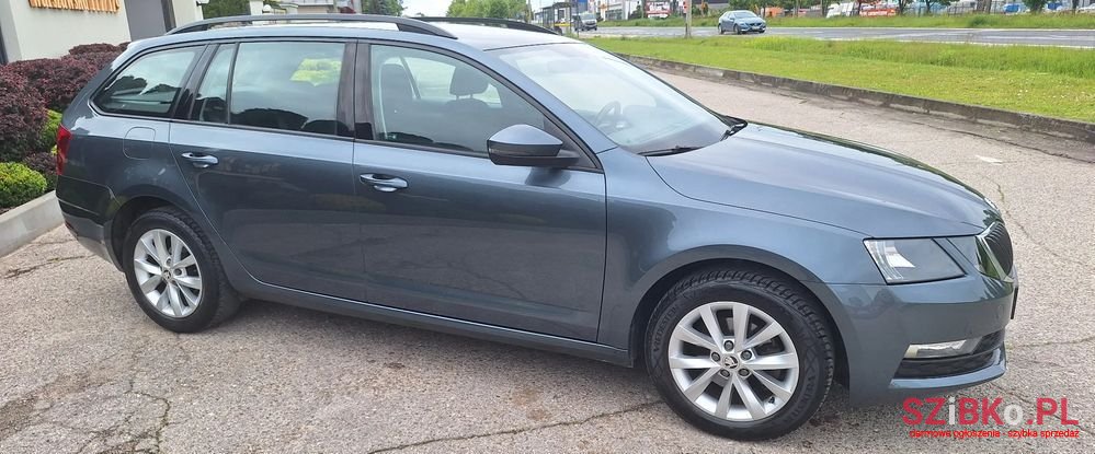 2017' Skoda Octavia 1.6 Tdi Ambition photo #2