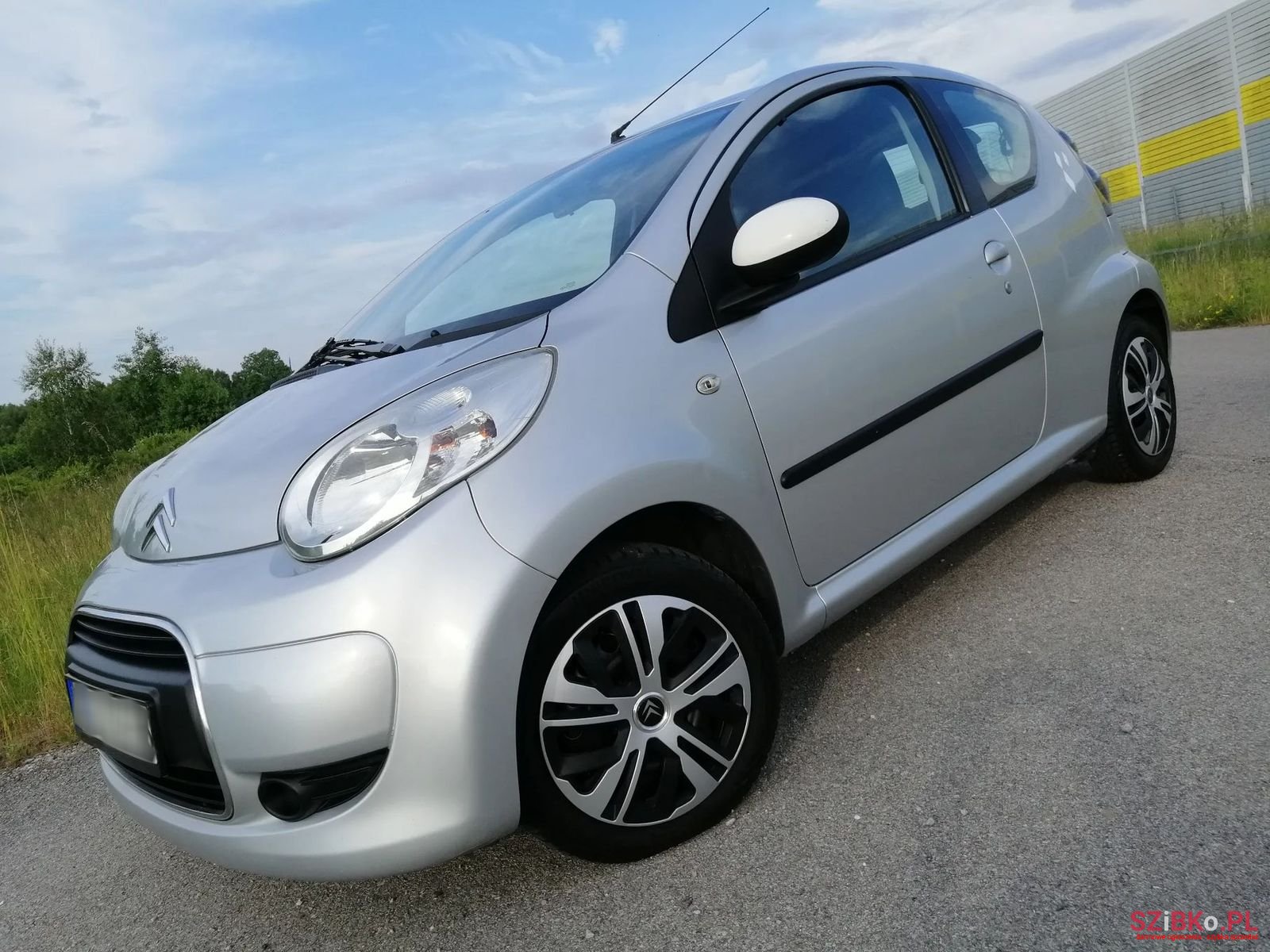 2011' Citroen C1 photo #1