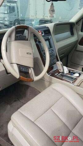 2011' Lincoln Navigator photo #1