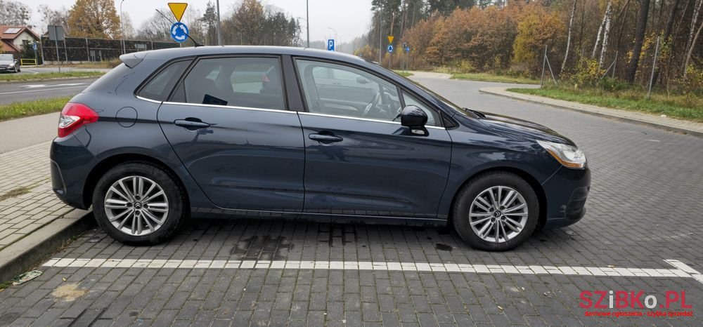 2010' Citroen C4 1.6 Vti Attraction photo #3