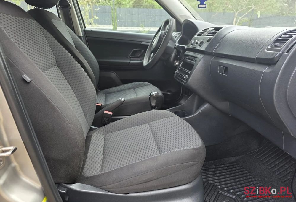 2012' Skoda Fabia 1.2 Tsi Ambition Plus photo #4