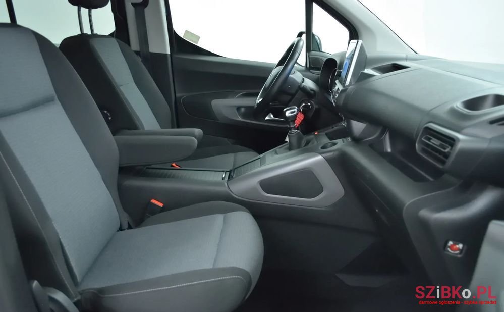 2020' Toyota ProAce City Verso photo #3