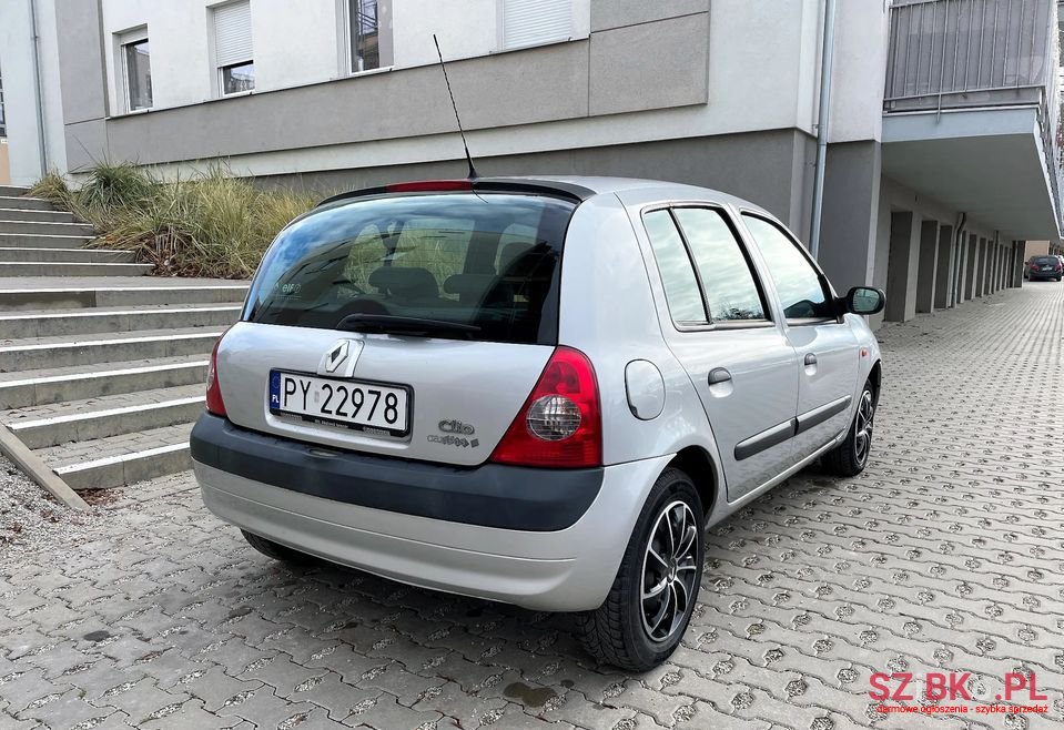 2006' Renault Clio photo #5