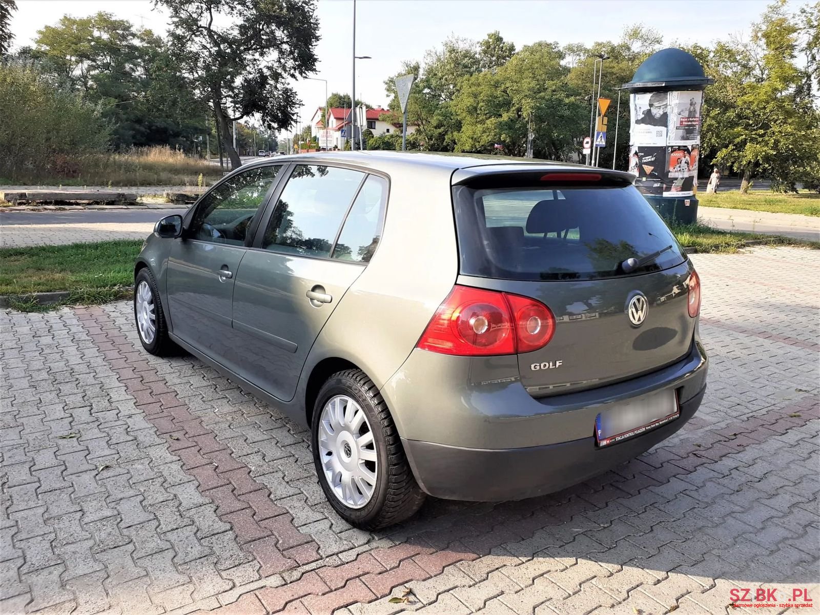 2004' Volkswagen Golf photo #3