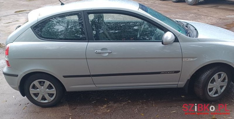 2007' Hyundai Accent photo #2