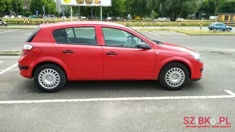 2006' Opel Astra photo #1