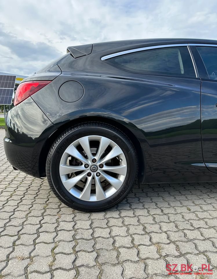 2012' Opel Astra Gtc 1.4 Turbo photo #2