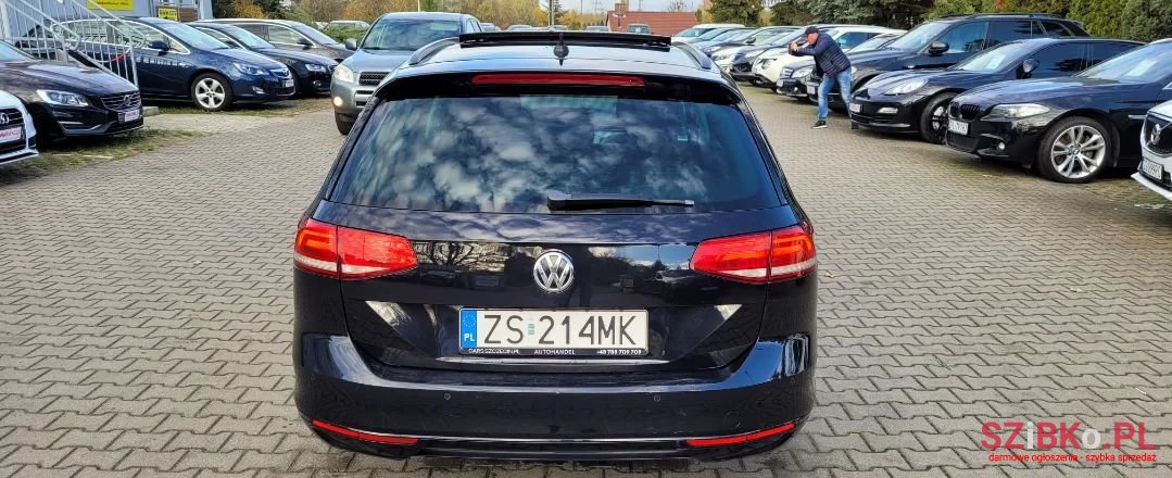 2015' Volkswagen Passat photo #5