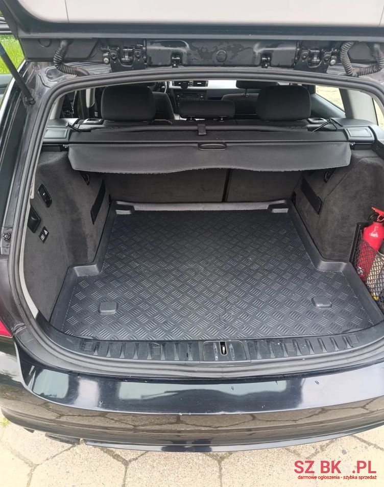 2008' BMW 3 Series 320I photo #4