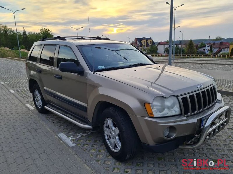 2005' Jeep Cherokee Sport photo #2