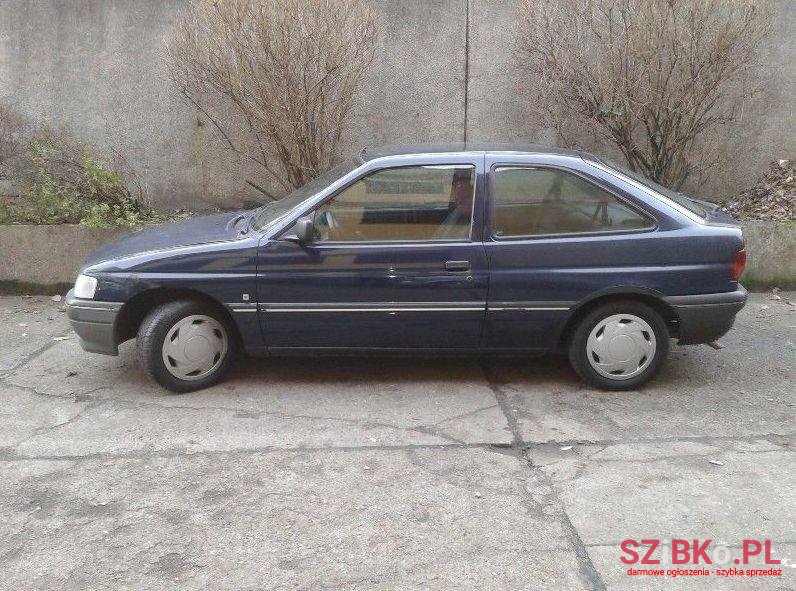 1994' Ford Escort photo #2