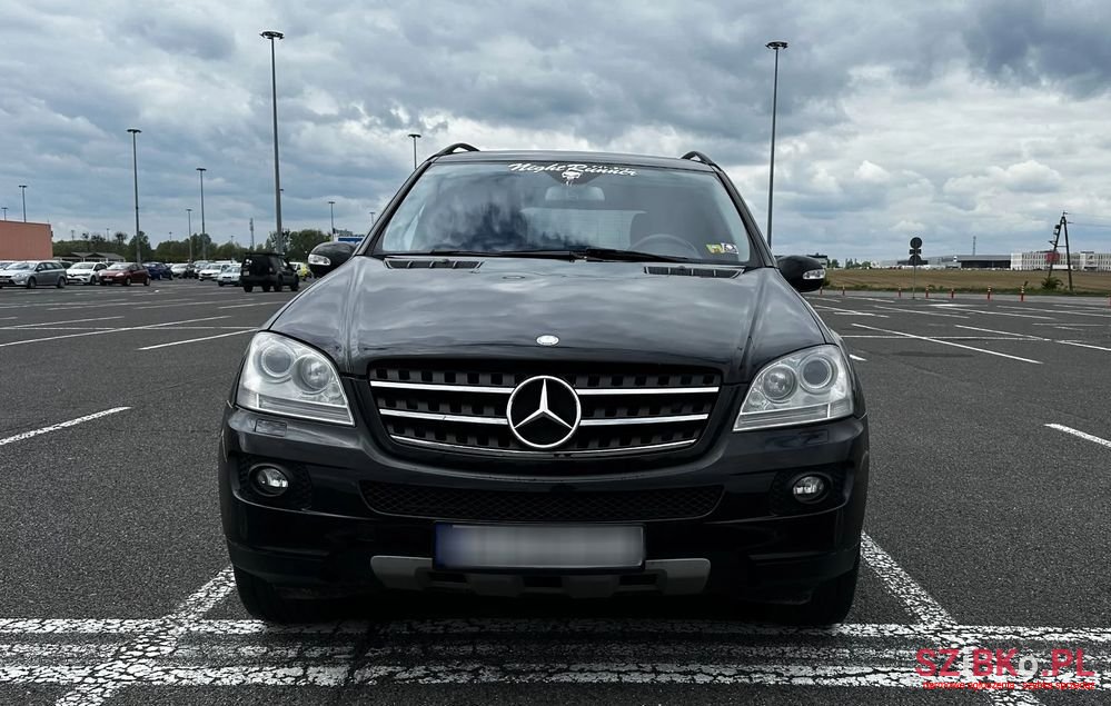 2008' Mercedes-Benz Ml photo #2