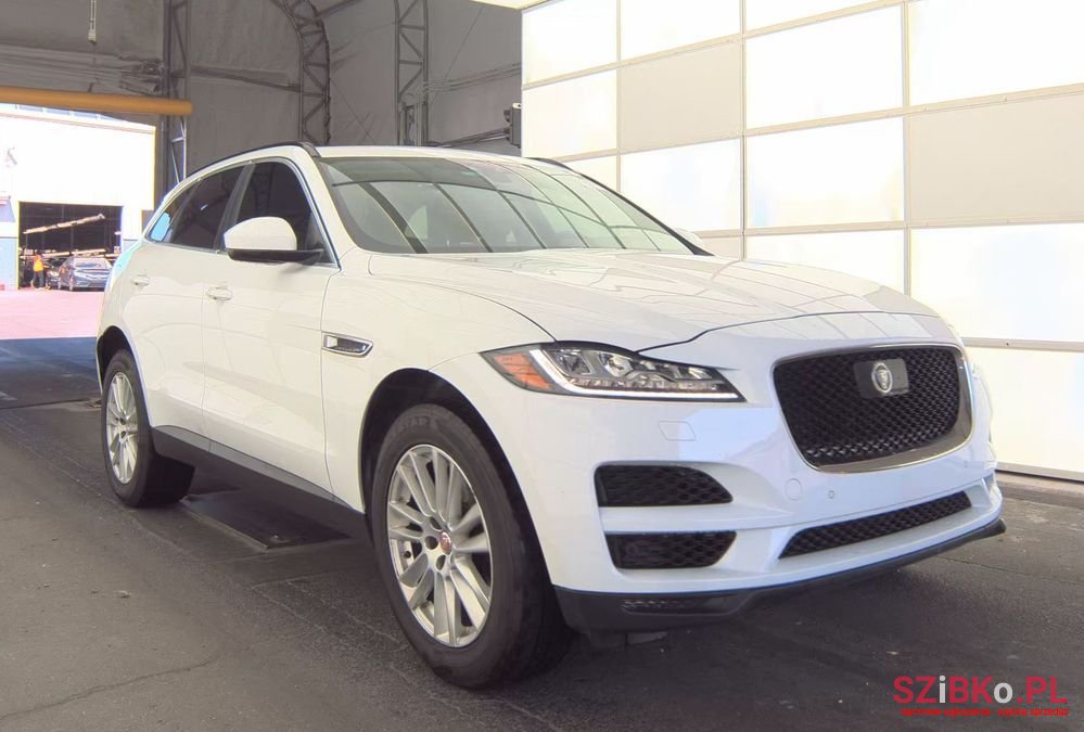2019' Jaguar F-Pace photo #2