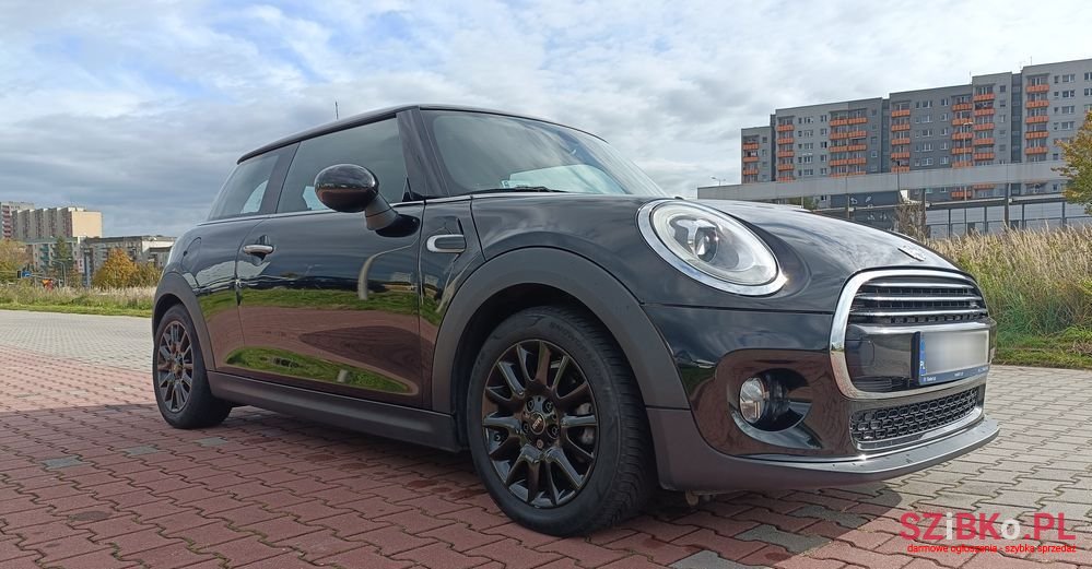 2018' MINI Cooper Standard photo #2