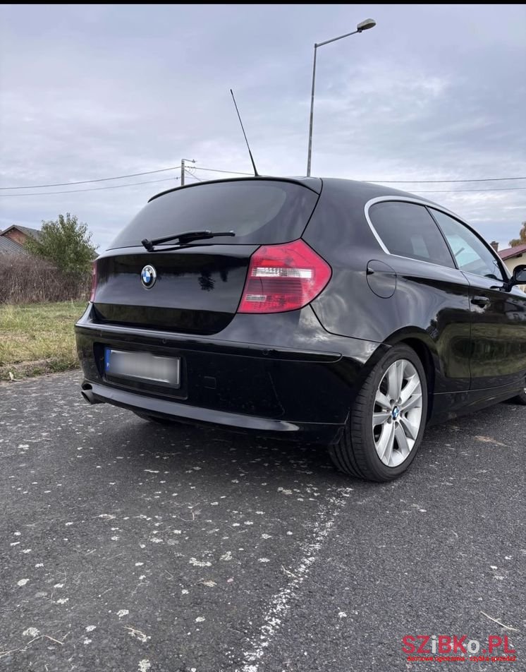 2009' BMW 1 Series photo #4