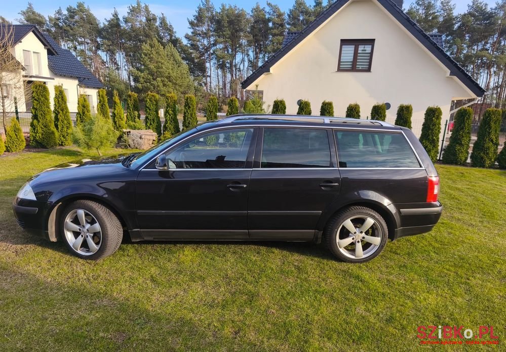 2004' Volkswagen Passat photo #3