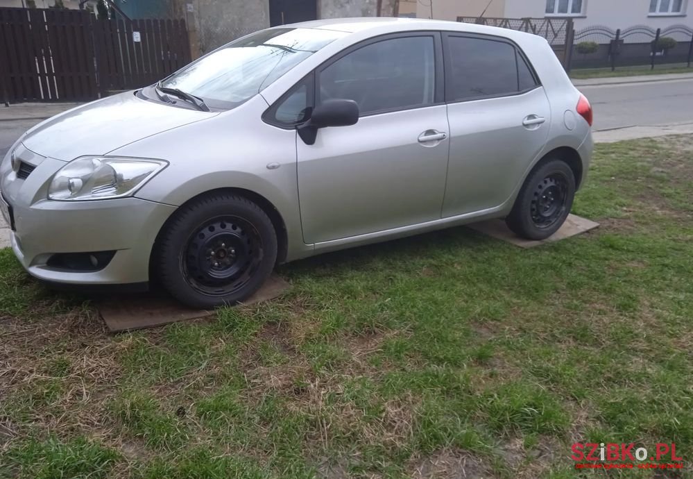 2007' Toyota Auris 1.4 D-4D Luna photo #2