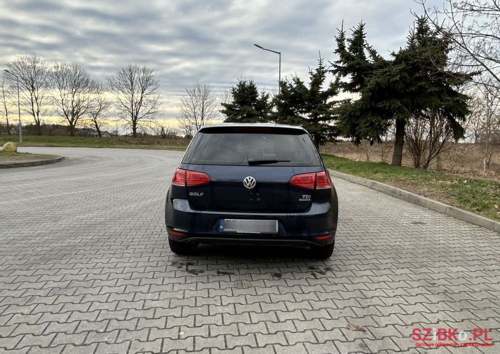 2012' Volkswagen Golf photo #6