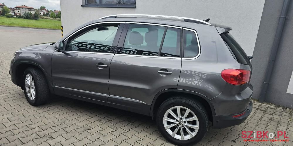 2012' Volkswagen Tiguan photo #5