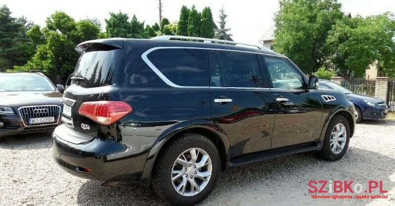 2011' Infiniti QX80 photo #5