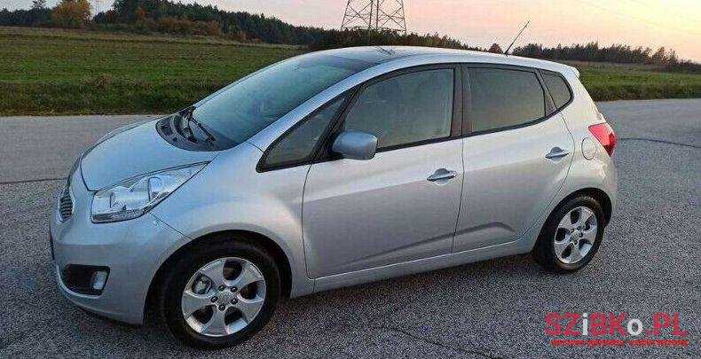 2010' Kia Venga photo #1