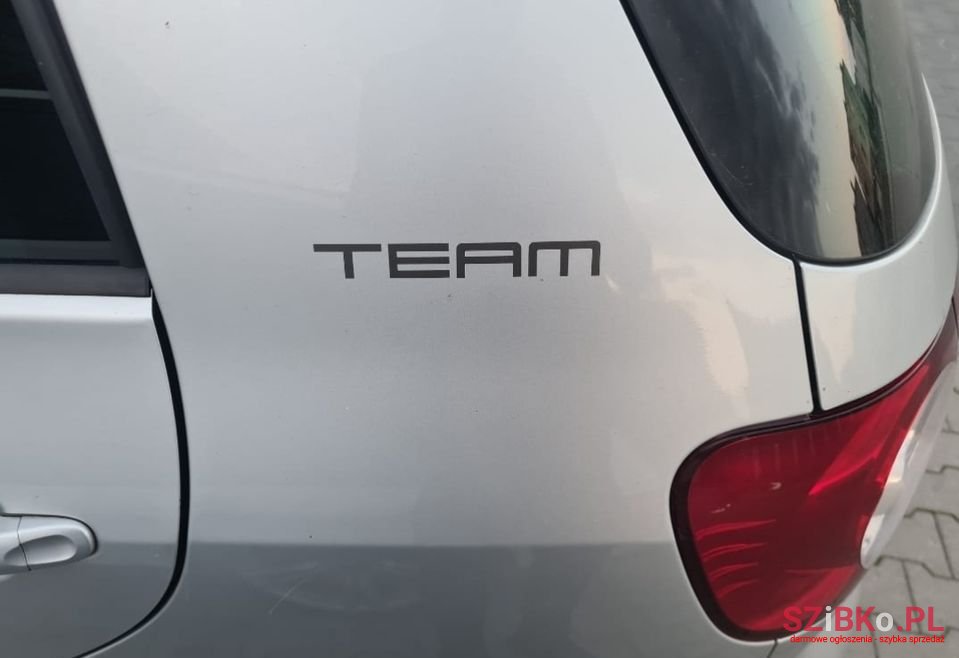 2011' Volkswagen Golf Plus photo #3