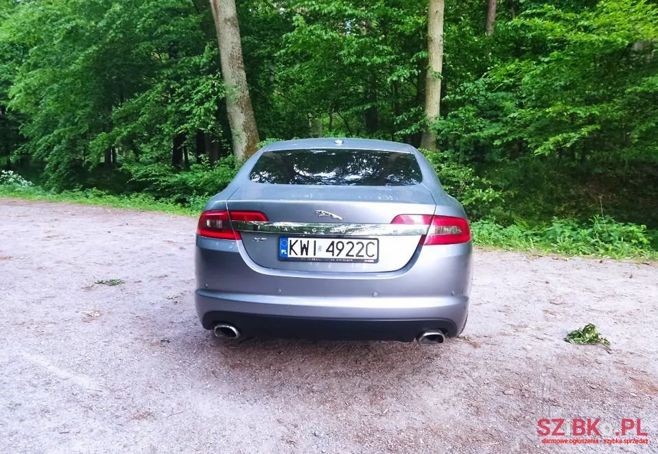 2010' Jaguar XF photo #2