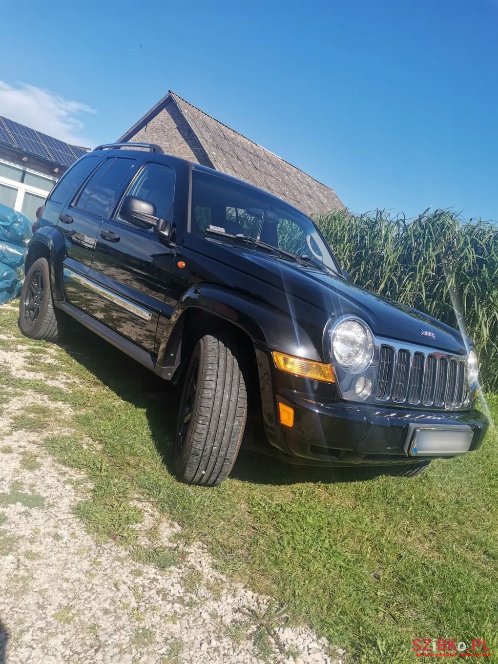 2005' Jeep Cherokee photo #3