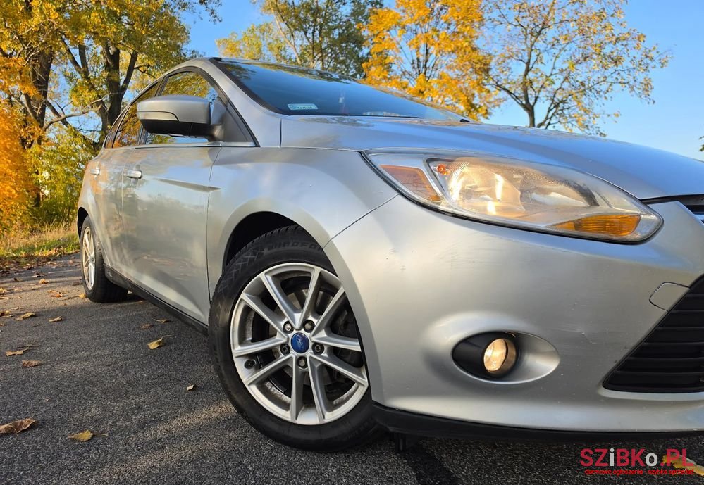 2012' Ford Focus photo #6
