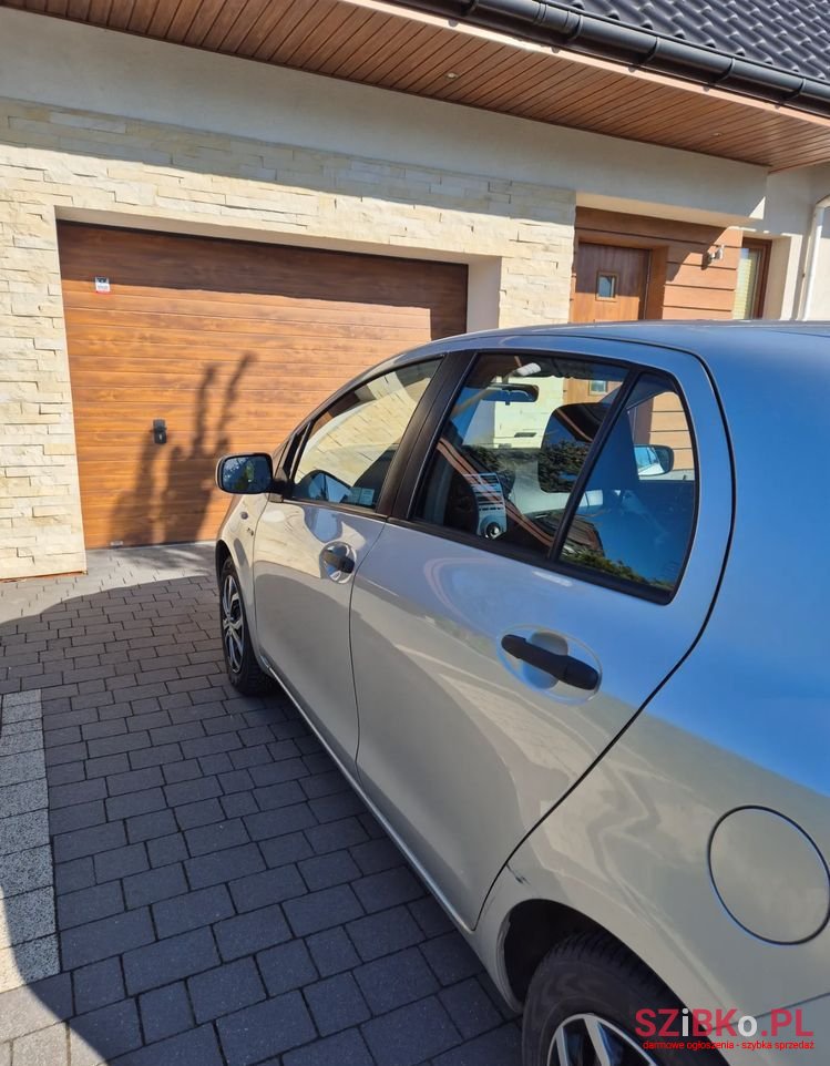 2008' Toyota Yaris photo #6