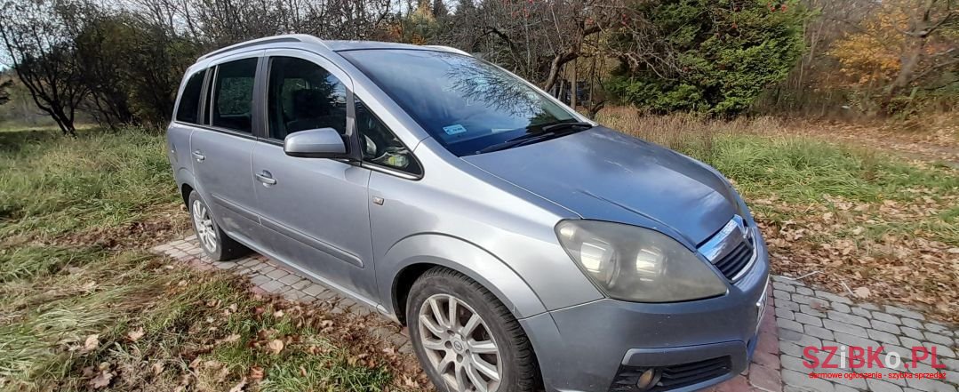 2005' Opel Zafira photo #1