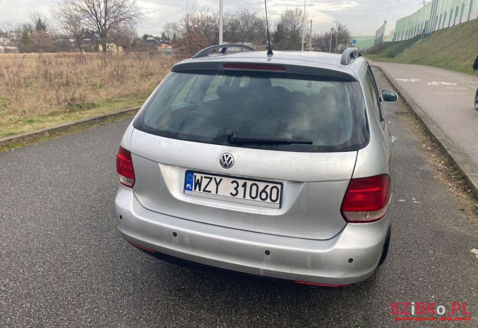 2008' Volkswagen Golf photo #3