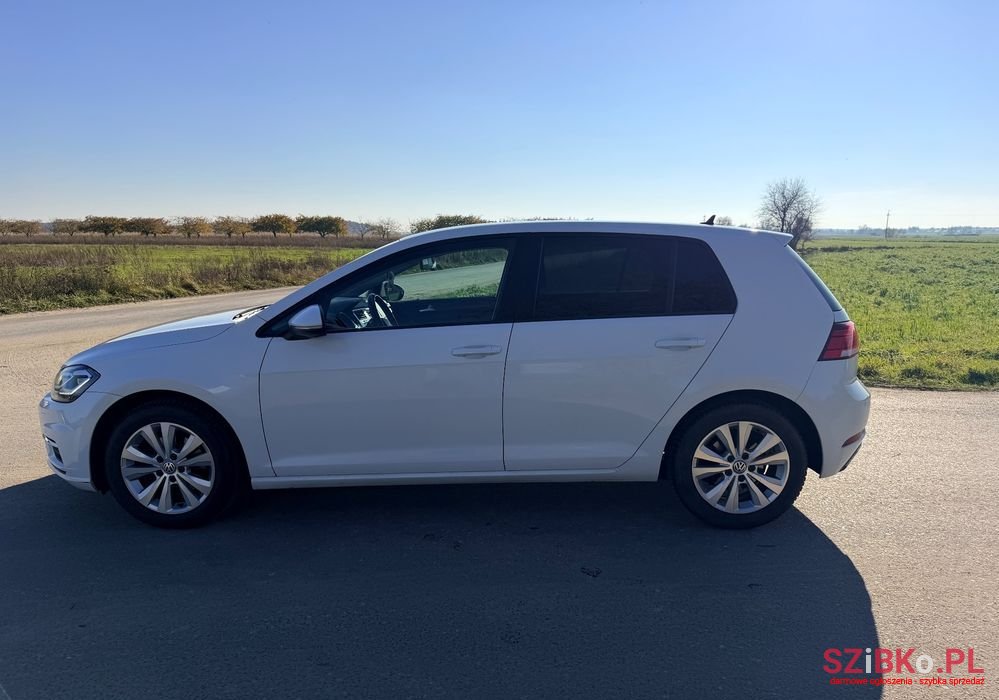 2017' Volkswagen Golf photo #1