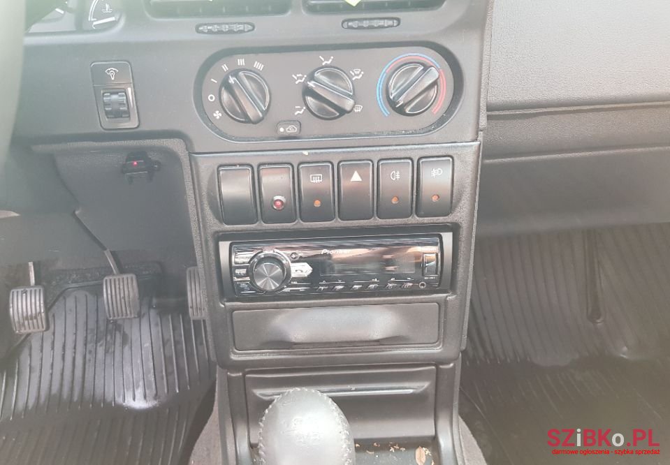 1993' Hyundai Coupe photo #3