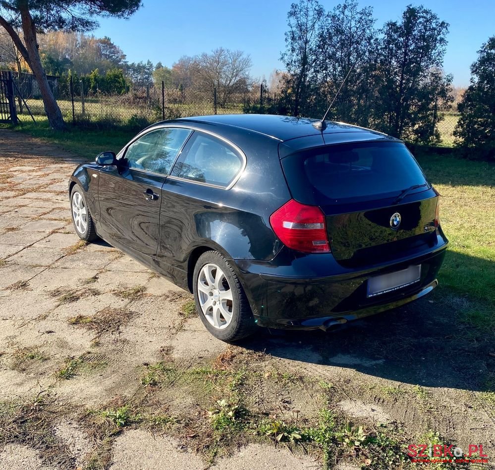 2009' BMW 1 Series photo #4