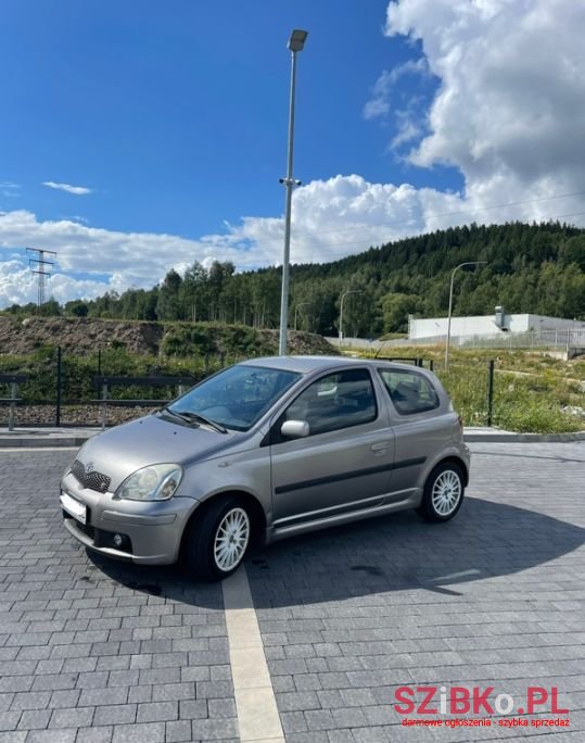 2004' Toyota Yaris Sport photo #2