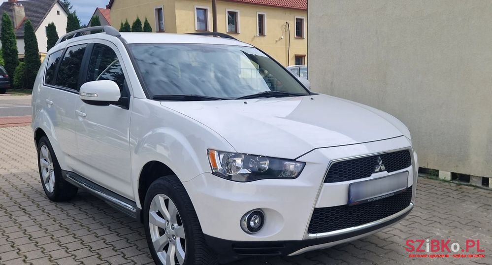 2010' Mitsubishi Outlander 2.0 Intense 2Wd photo #1