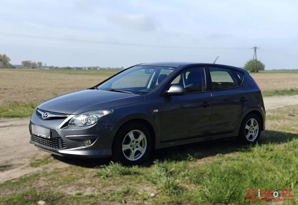 2010' Hyundai i30 photo #2