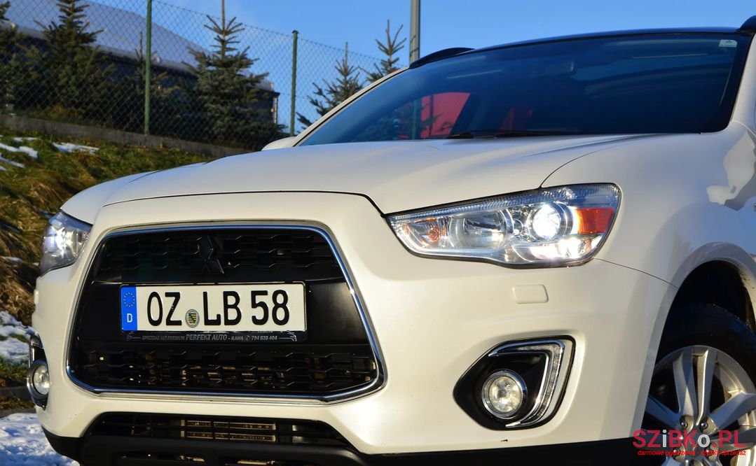 2012' Mitsubishi ASX photo #6