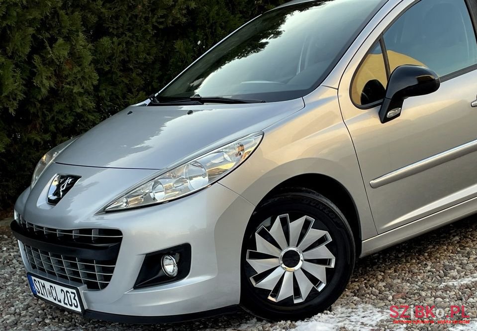 2011' Peugeot 207 photo #1