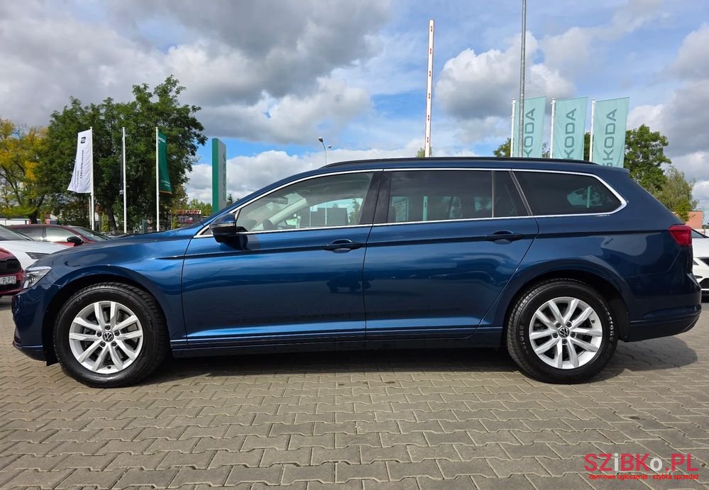 2022' Volkswagen Passat photo #4