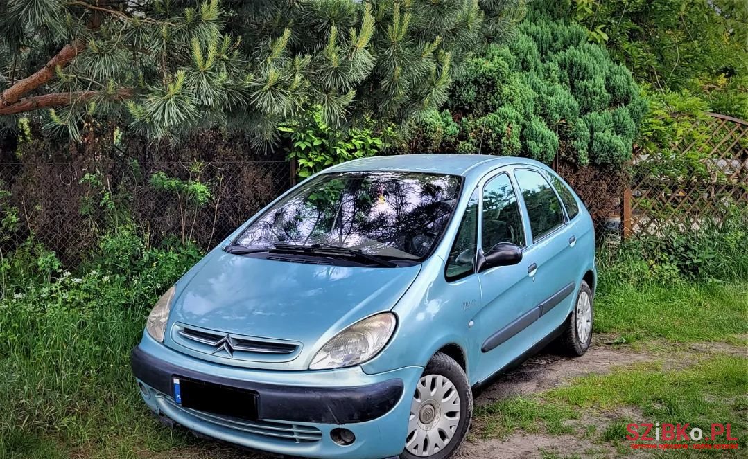 2001' Citroen Xsara Picasso photo #1