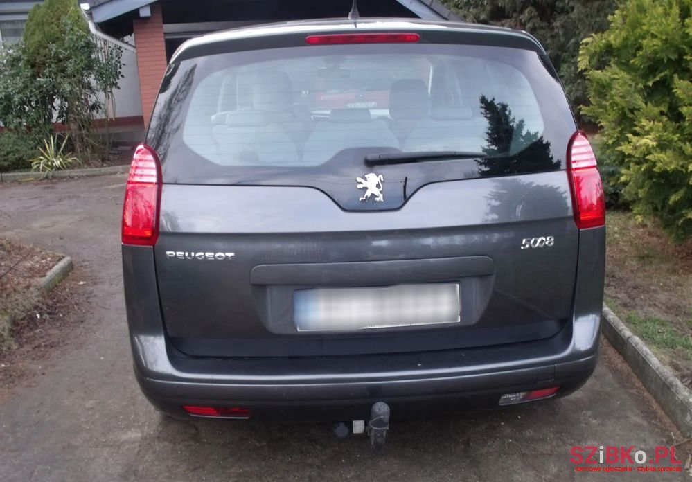 2010' Peugeot 5008 photo #3