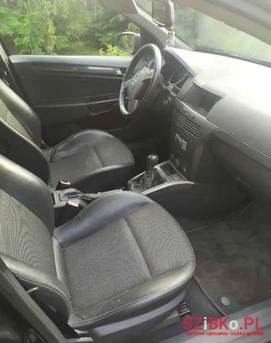 2005' Opel Astra photo #4