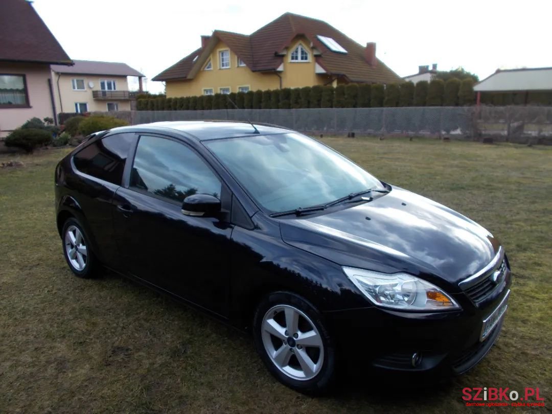 2010' Ford Focus photo #3