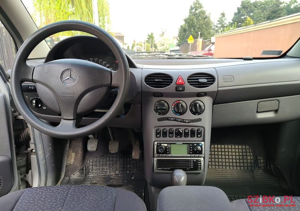 2001' Mercedes-Benz A-Class photo #6