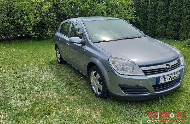 2005' Opel Astra photo #1